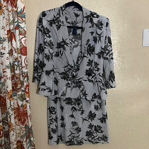 Chic Black and Gray Floral Suit Set